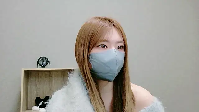 YUA 0425 online show from April 23, 8:35 am