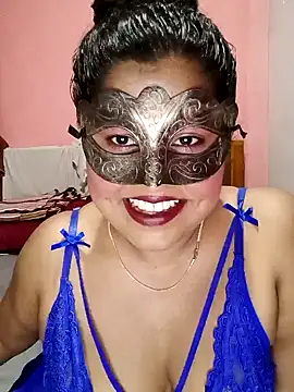 Maskedcurves online show from May 6, 6:08 am