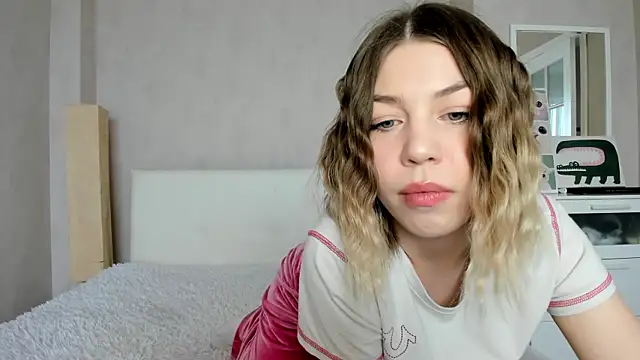 uma like online show from April 28, 2:27 am