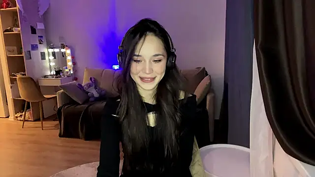 Elizabetswan online show from May 1, 9:52 pm