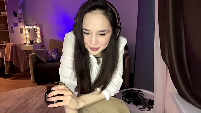 Elizabetswan online show from May 17, 12:41 am