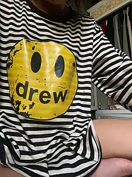 Snapshot of LiulyBaby chatting on April 4, 3:05 am LiulyBaby online show from April 4, 3:05 am