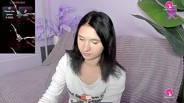 Snapshot of Kitty_Blondie chatting on May 4, 3:35 am Kitty Blondie online show from May 4, 3:35 am