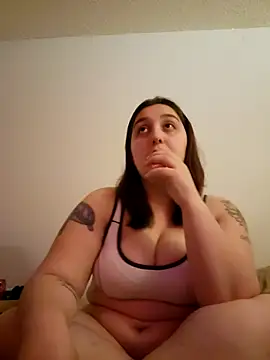 Horneysunflower420 online show from May 6, 2:51 am