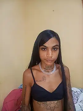 Snapshot of La_ReynaZendeya chatting on April 6, 10:11 pm La ReynaZendeya online show from April 6, 10:11 pm