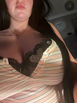 Goldenhourgirl online show from April 16, 8:31 pm