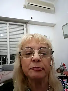 MatureElegantWidow online show from April 12, 11:54 pm