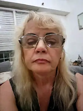 MatureElegantWidow online show from April 15, 1:01 am