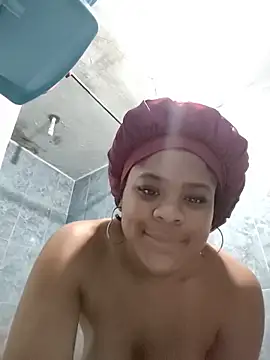 Snapshot of luna_coca chatting on April 3, 3:10 pm luna coca online show from April 3, 3:10 pm