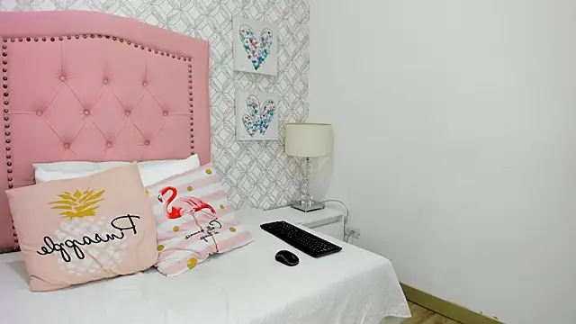 Snapshot of sofia_martinez_9 chatting on June 24, 7:13 pm sofia martinez 9 online show from June 24, 7:13 pm
