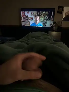 Snapshot of Dstat715 chatting on April 3, 2:42 am Dstat715 online show from April 3, 2:42 am