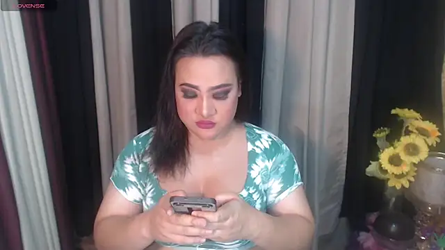 Snapshot of Freya_Goddess chatting on April 4, 2:21 am Freya Goddess online show from April 4, 2:21 am