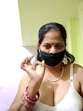 Snapshot of SEEMA_012 chatting on April 14, 6:19 am SEEMA 012 online show from April 14, 6:19 am