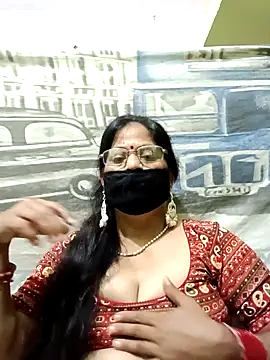 Snapshot of SEEMA_012 chatting on April 19, 5:29 am SEEMA 012 online show from April 19, 5:29 am