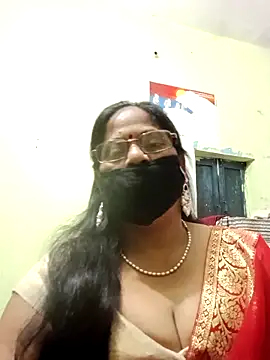 Snapshot of SEEMA_012 chatting on April 30, 5:36 am SEEMA 012 online show from April 30, 5:36 am
