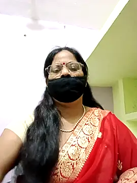 Snapshot of SEEMA_012 chatting on May 1, 5:01 am SEEMA 012 online show from May 1, 5:01 am