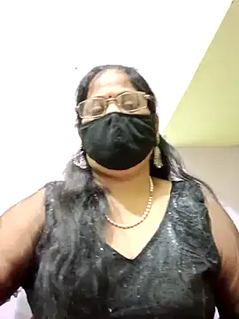 Snapshot of SEEMA_012 chatting on May 3, 4:51 am SEEMA 012 online show from May 3, 4:51 am