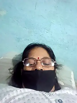 Snapshot of SEEMA_012 chatting on May 13, 8:49 pm SEEMA 012 online show from May 13, 8:49 pm