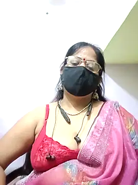 Snapshot of SEEMA_012 chatting on May 16, 10:36 am SEEMA 012 online show from May 16, 10:36 am