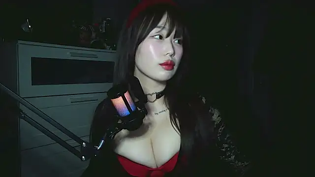 obeycarrienoona online show from May 1, 1:43 am