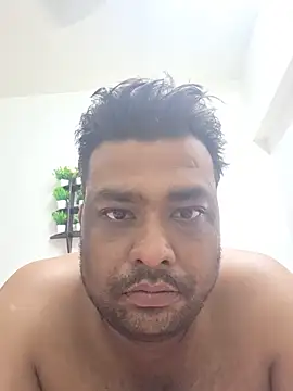 Meninmumbai online show from May 15, 8:05 pm