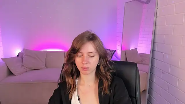 MeganClapp online show from May 11, 5:13 am