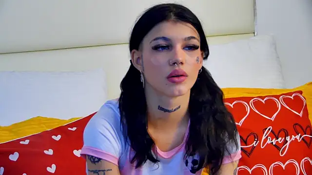 Snapshot of YasminnStorm chatting on May 8, 4:40 am YasminnStorm online show from May 8, 4:40 am