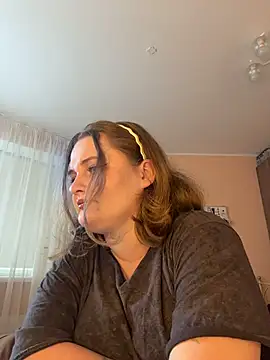 Snapshot of EdithBrown chatting on April 5, 1:41 pm EdithBrown online show from April 5, 1:41 pm