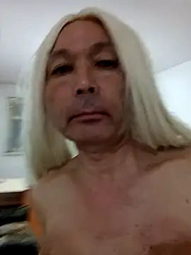 Snapshot of Milady_eu chatting on April 3, 3:21 pm Milady eu online show from April 3, 3:21 pm