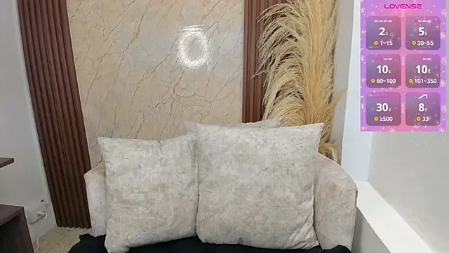 Atiena  online show from May 13, 6:38 pm