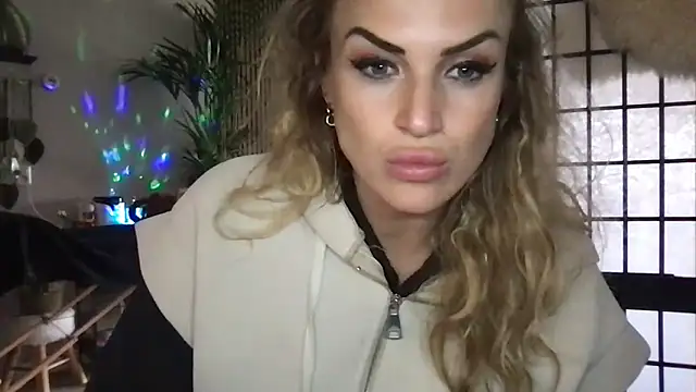 BlondSeduction online show from May 13, 4:04 pm