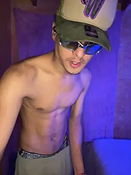Cuteathleticboys online show from April 25, 9:01 pm