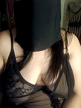 Snapshot of Amira_Egypt chatting on April 3, 10:52 pm Amira Egypt online show from April 3, 10:52 pm