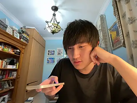 Snapshot of HegelDeSpinoza chatting on April 4, 3:42 pm HegelDeSpinoza online show from April 4, 3:42 pm