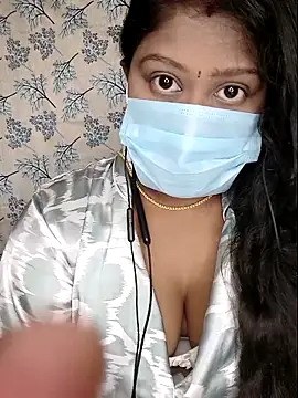 Snapshot of Romantic_Woman chatting on April 16, 6:30 pm Romantic Woman online show from April 16, 6:30 pm