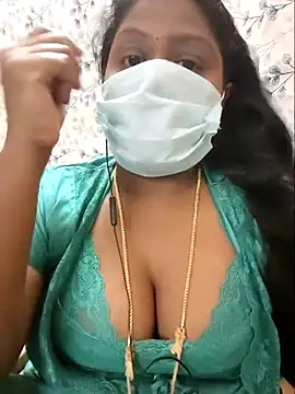 Snapshot of Romantic_Woman chatting on April 20, 7:15 pm Romantic Woman online show from April 20, 7:15 pm