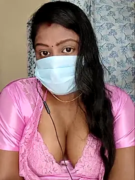 Snapshot of Romantic_Woman chatting on April 23, 3:47 pm Romantic Woman online show from April 23, 3:47 pm