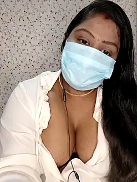 Snapshot of Romantic_Woman chatting on April 30, 5:52 pm Romantic Woman online show from April 30, 5:52 pm