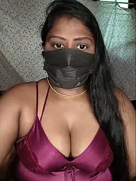 Snapshot of Romantic_Woman chatting on May 16, 6:43 am Romantic Woman online show from May 16, 6:43 am