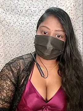 Snapshot of Romantic_Woman chatting on May 16, 6:39 pm Romantic Woman online show from May 16, 6:39 pm