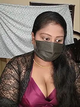 Snapshot of Romantic_Woman chatting on May 18, 4:13 pm Romantic Woman online show from May 18, 4:13 pm