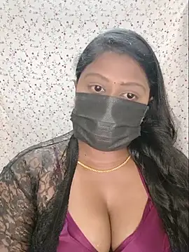 Snapshot of Romantic_Woman chatting on May 25, 6:47 pm Romantic Woman online show from May 25, 6:47 pm