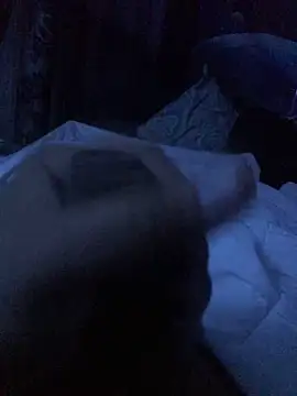 Snapshot of daddycummin114 chatting on April 4, 4:33 am daddycummin114 online show from April 4, 4:33 am