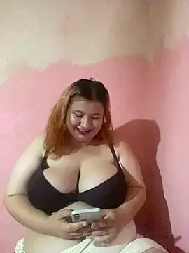LunaMaira online show from May 27, 11:35 pm