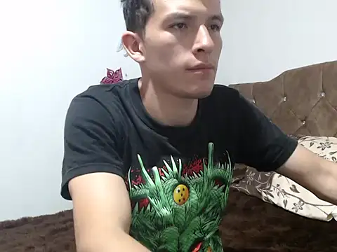 Snapshot of DANY_12_ chatting on April 4, 3:27 am DANY 12 online show from April 4, 3:27 am