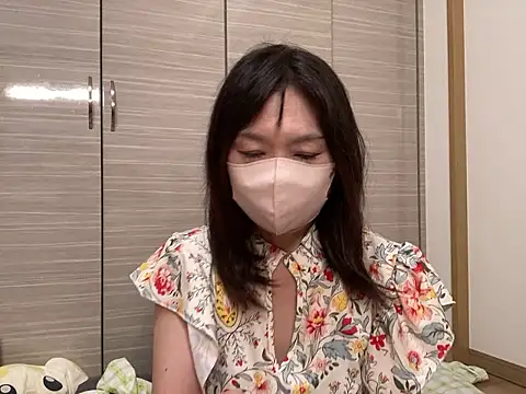 Snapshot of lemonade_madame chatting on July 16, 12:55 pm lemonade madame online show from July 16, 12:55 pm