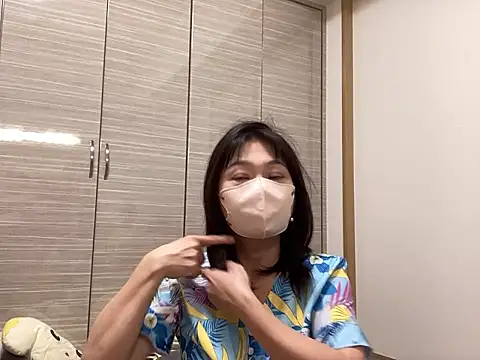Snapshot of lemonade_madame chatting on July 20, 1:13 pm lemonade madame online show from July 20, 1:13 pm