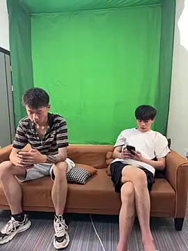 Snapshot of wxh8866 chatting on April 5, 6:10 am wxh8866 online show from April 5, 6:10 am