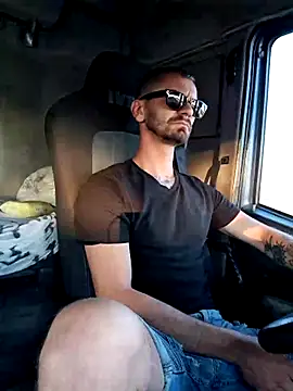 jozsi1995 online show from June 19, 3:33 am