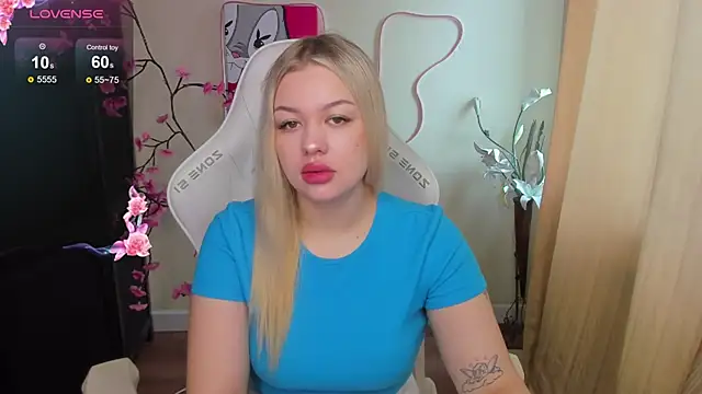 Snapshot of AmeliePeach chatting on May 31, 2:20 am AmeliePeach online show from May 31, 2:20 am